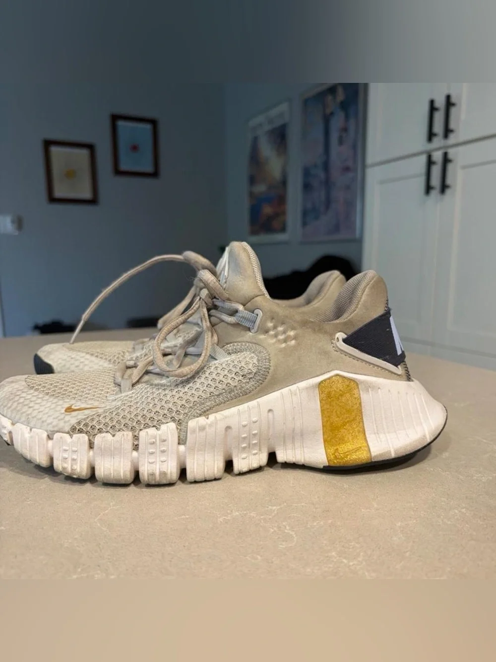 Nike Free Metcon 4 Athletic Trainers Size US Women’s 8 “Pure Platinum Gold Coin”